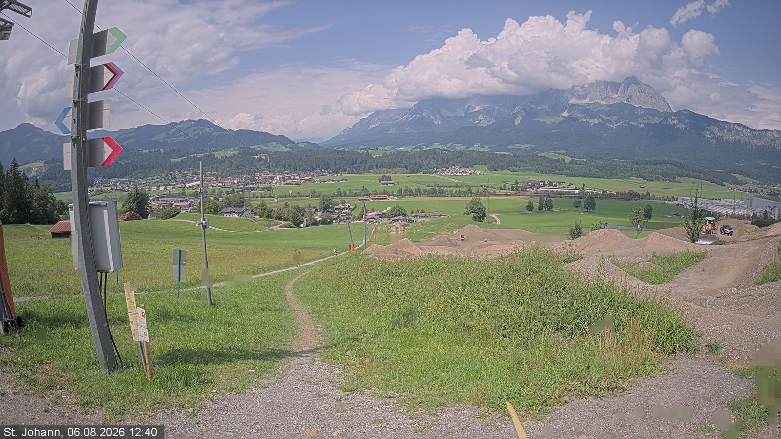Archiv Foto Webcam Oberndorf in Tirol: Bikepark Tauwiesenlift