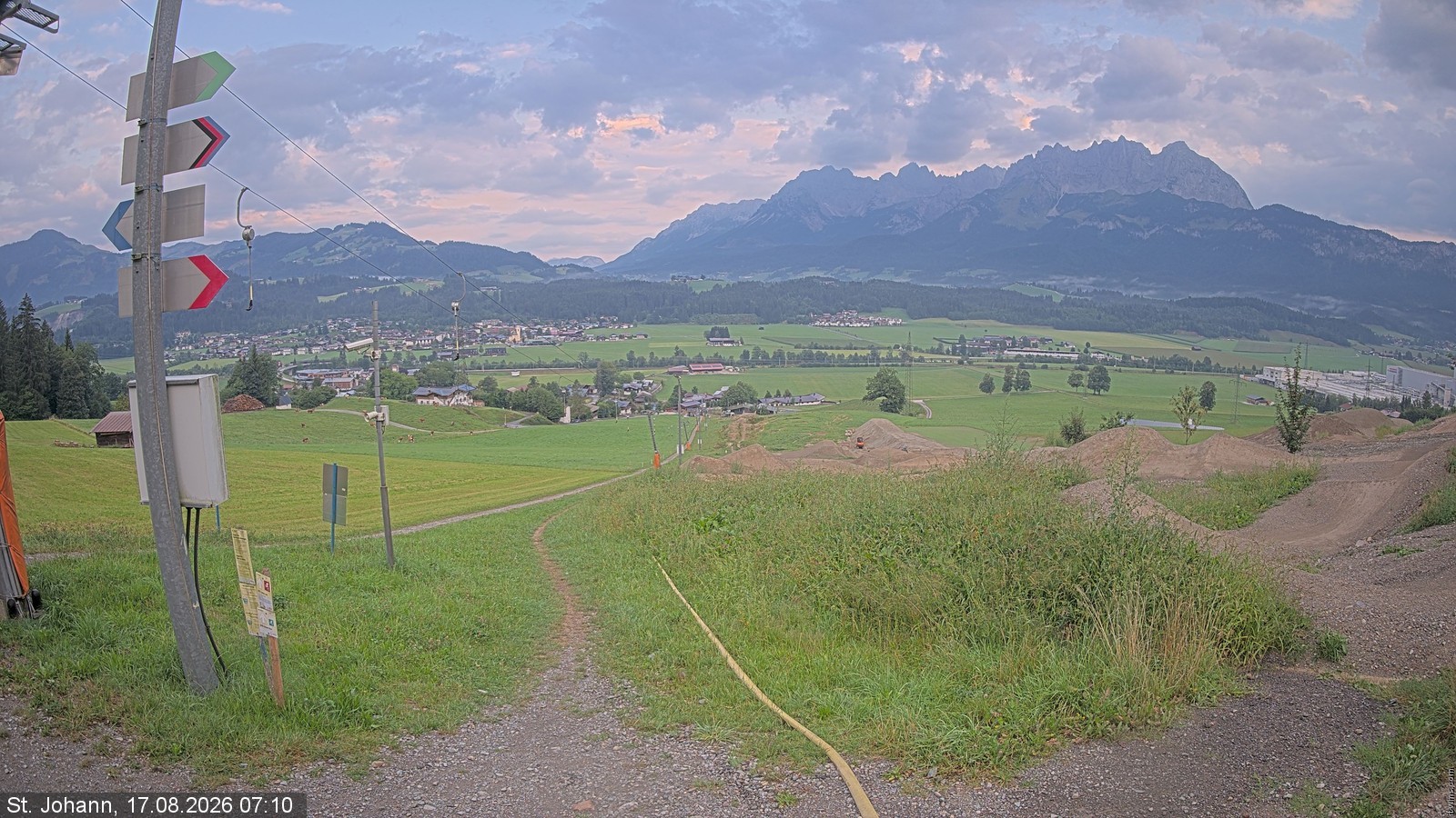 Archived image Webcam Oberndorf/Tyrol: Bike Trails