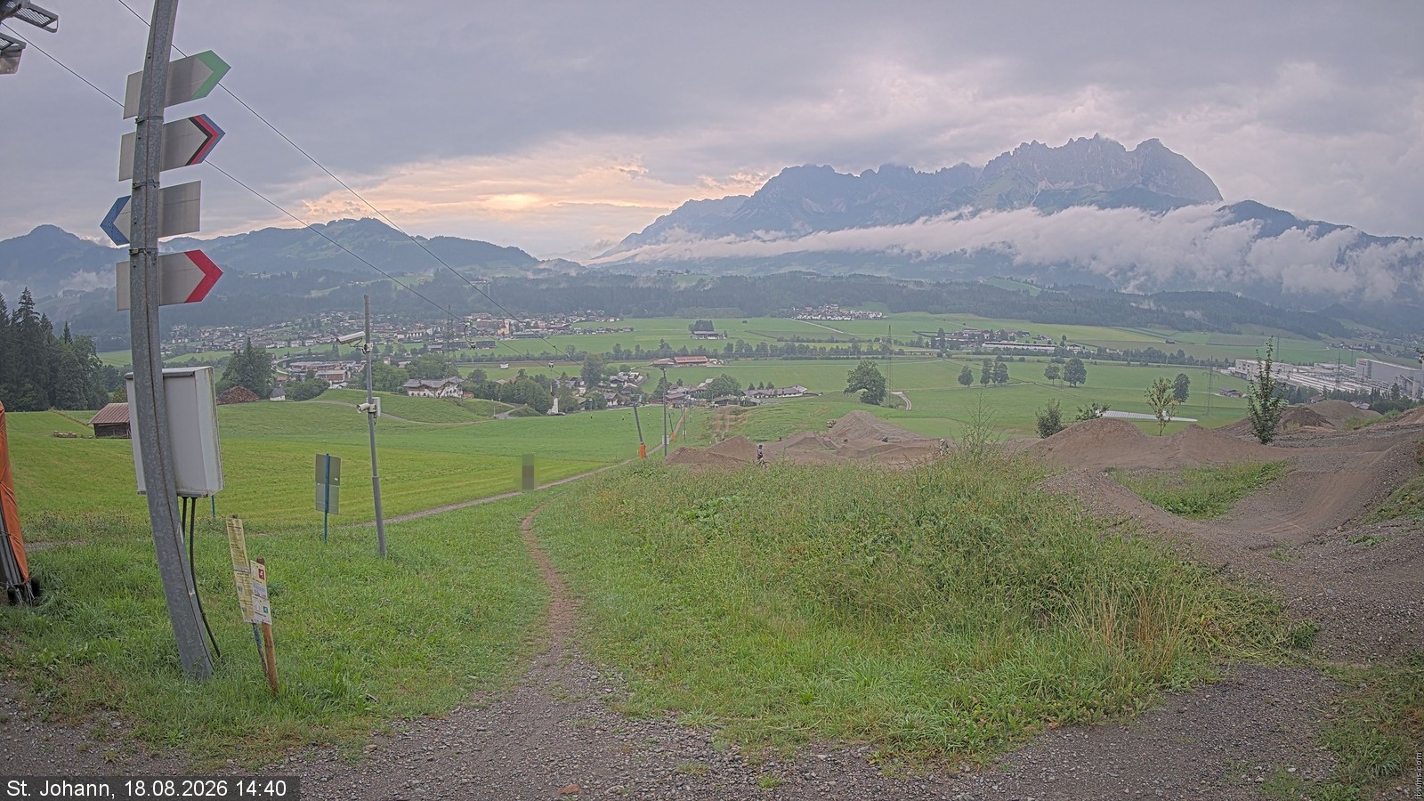 Archiv Foto Webcam Oberndorf in Tirol: Bikepark Tauwiesenlift