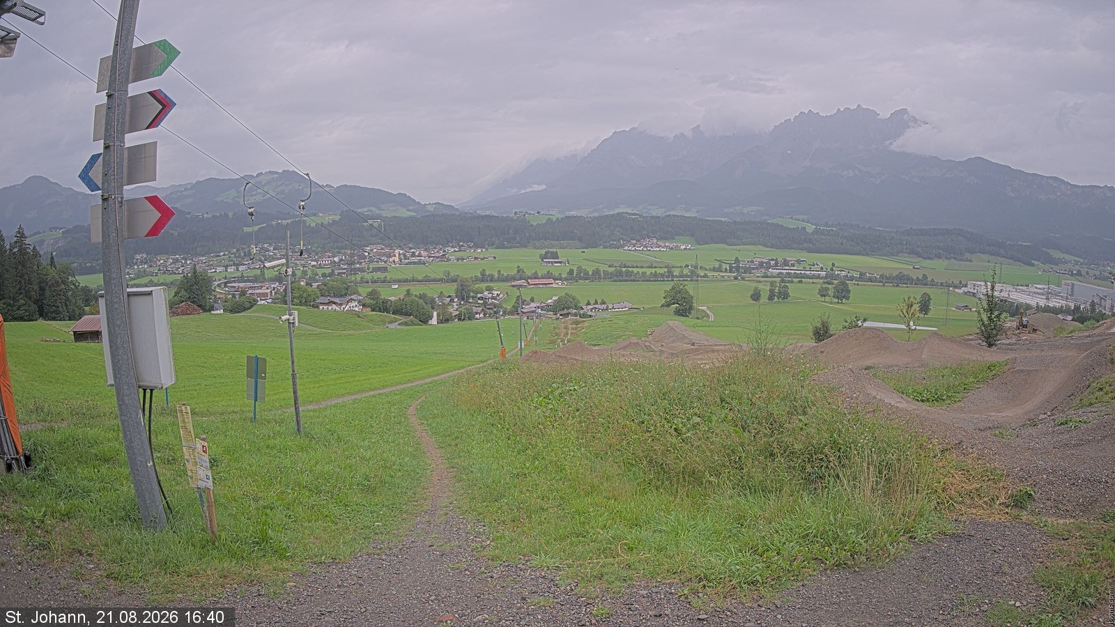 Archiv Foto Webcam Oberndorf in Tirol: Bikepark Tauwiesenlift