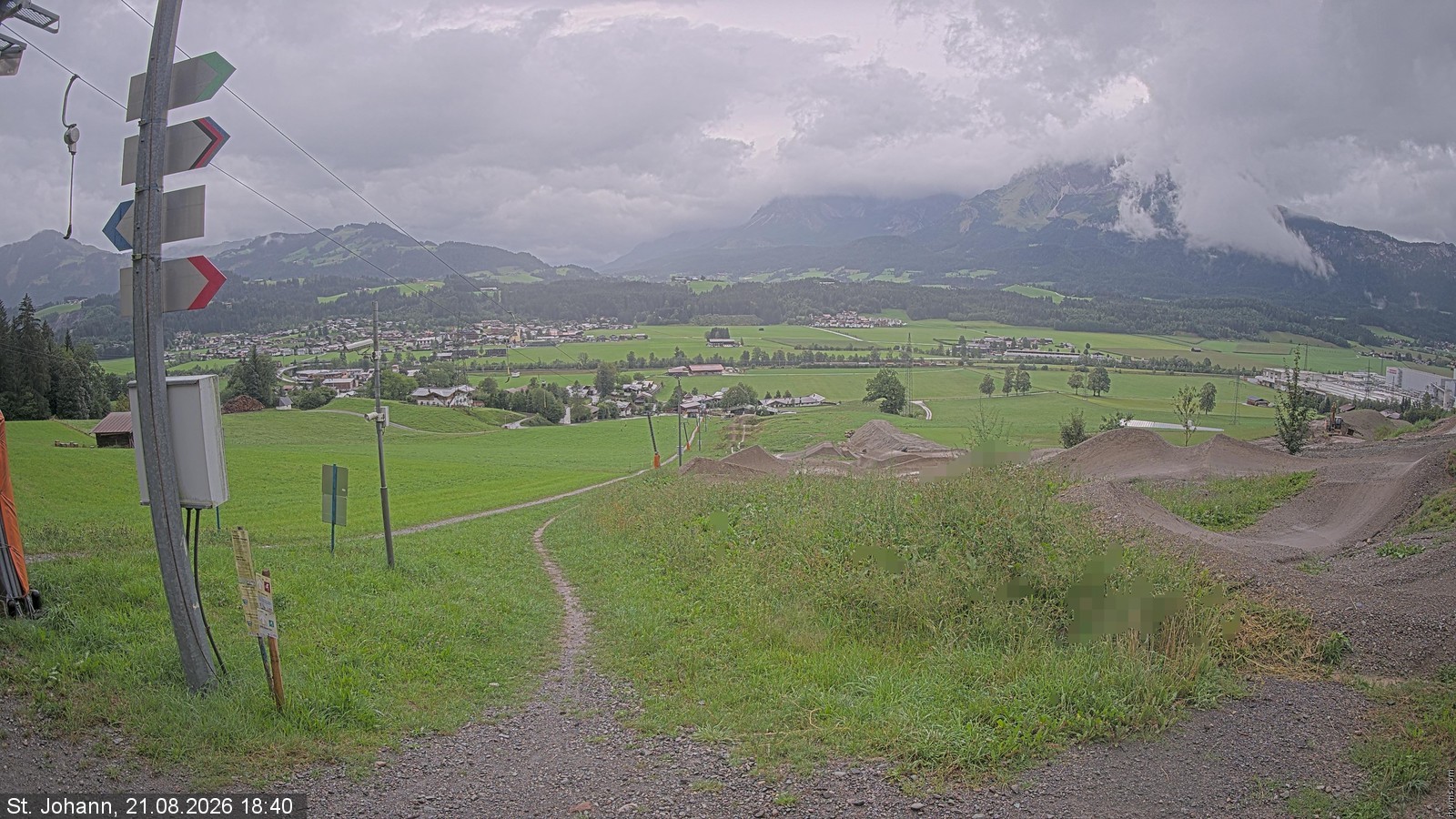 Archiv Foto Webcam Oberndorf in Tirol: Bikepark Tauwiesenlift