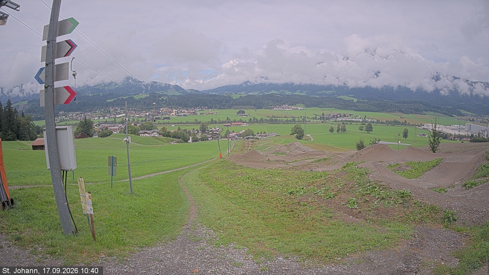Archiv Foto Webcam Oberndorf in Tirol: Bikepark Tauwiesenlift