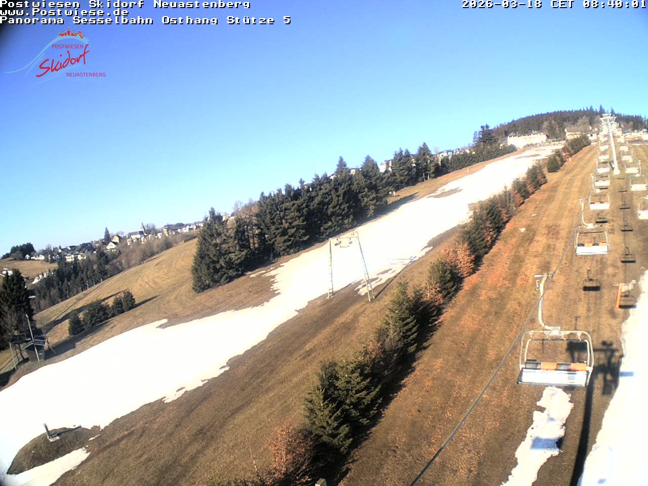 Archived image Webcam Neuastenberg: View chair lift east