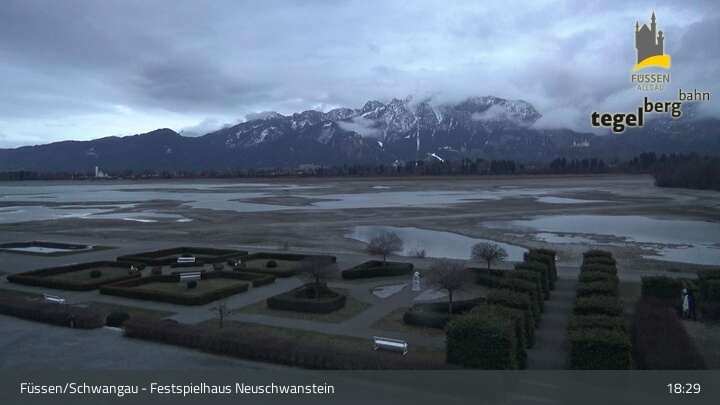 Archiv Foto Webcam Ludwigs Festspielhaus in Füssen