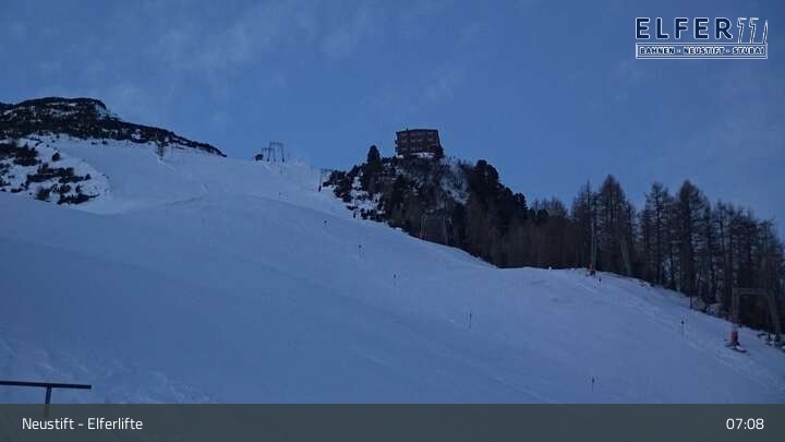 Archived image Webcam Neustift: "Elfer" gondola