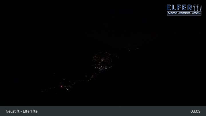 Archived image Webcam Neustift: "Elfer" gondola