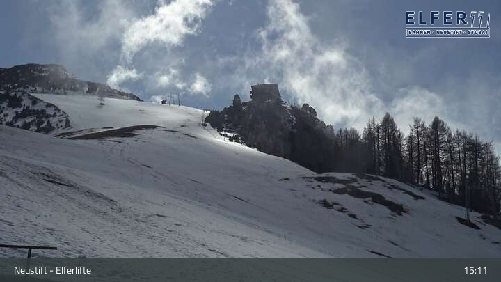 Archived image Webcam Neustift: "Elfer" gondola