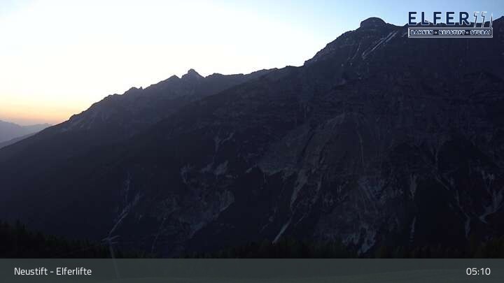 Archived image Webcam Neustift: "Elfer" gondola