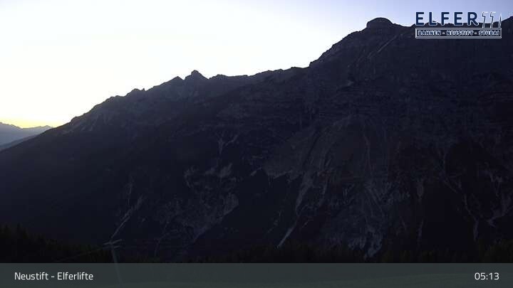 Archived image Webcam Neustift: "Elfer" gondola