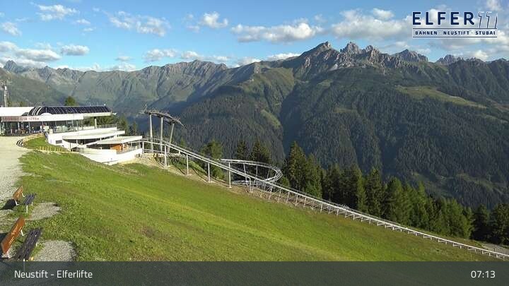 Archiv Foto Webcam Elfer Lifte in Neustift