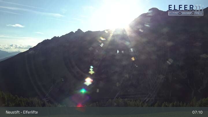 Archived image Webcam Neustift: "Elfer" gondola