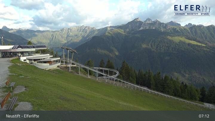 Archiv Foto Webcam Elfer Lifte in Neustift