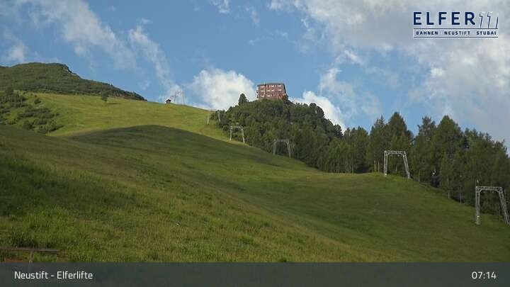 Archiv Foto Webcam Elfer Lifte in Neustift