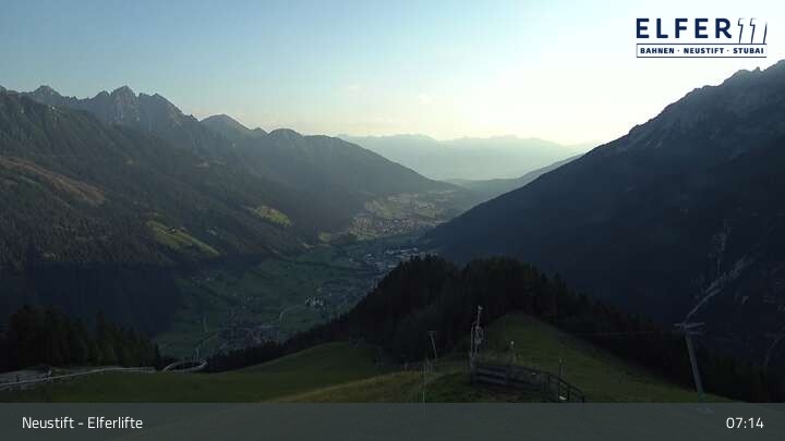 Archiv Foto Webcam Elfer Lifte in Neustift
