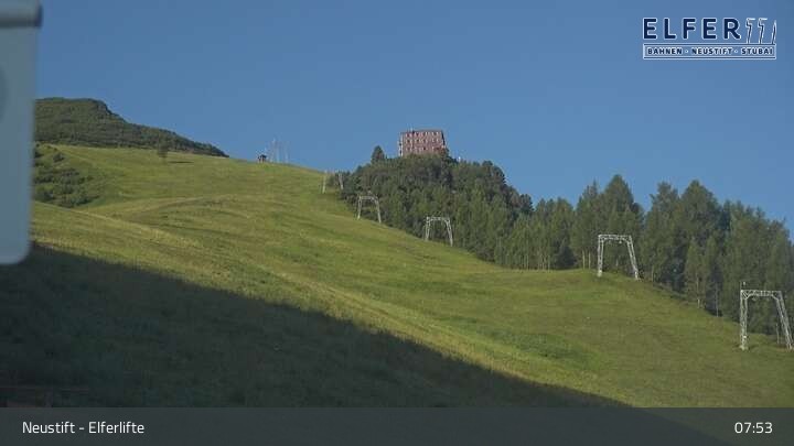 Archived image Webcam Neustift: "Elfer" gondola