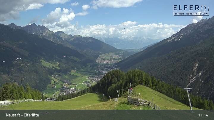 Archiv Foto Webcam Elfer Lifte in Neustift