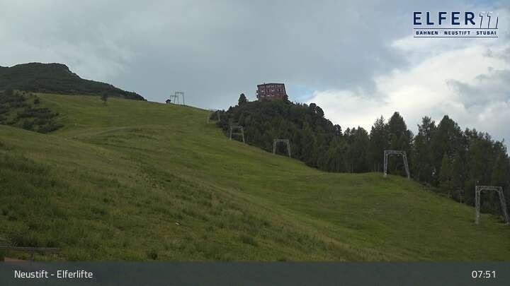Archived image Webcam Neustift: "Elfer" gondola