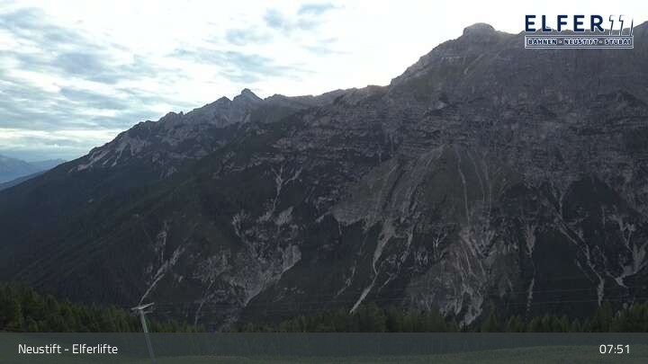 Archived image Webcam Neustift: "Elfer" gondola