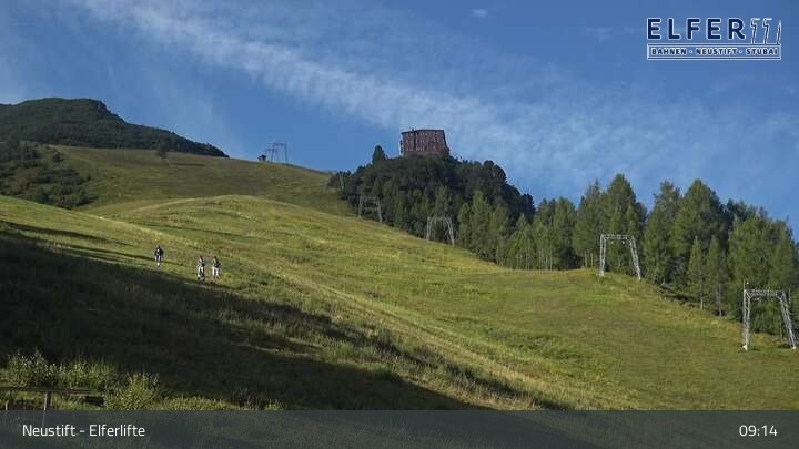 Archived image Webcam Neustift: "Elfer" gondola