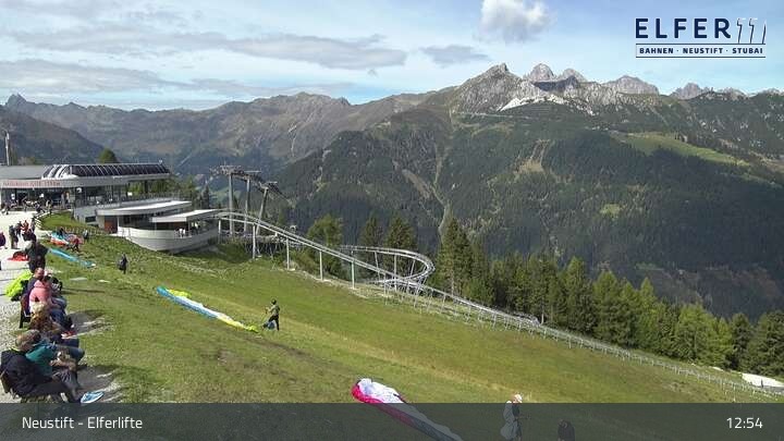 Archived image Webcam Neustift: "Elfer" gondola