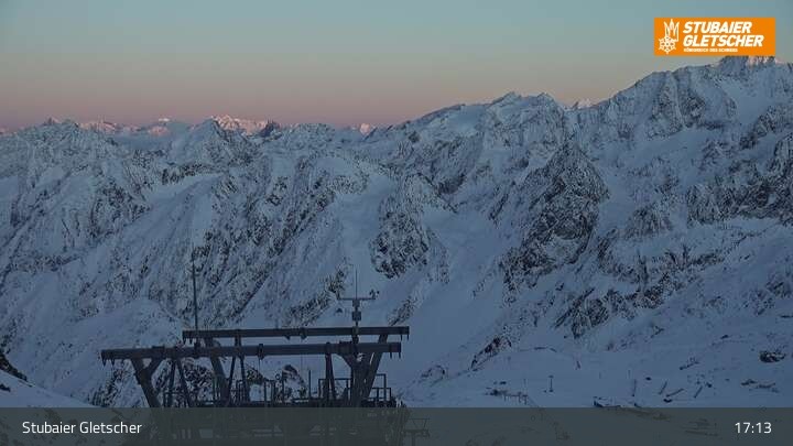 Archived image Webcam Stubai glacier: Daunjoch chair lift