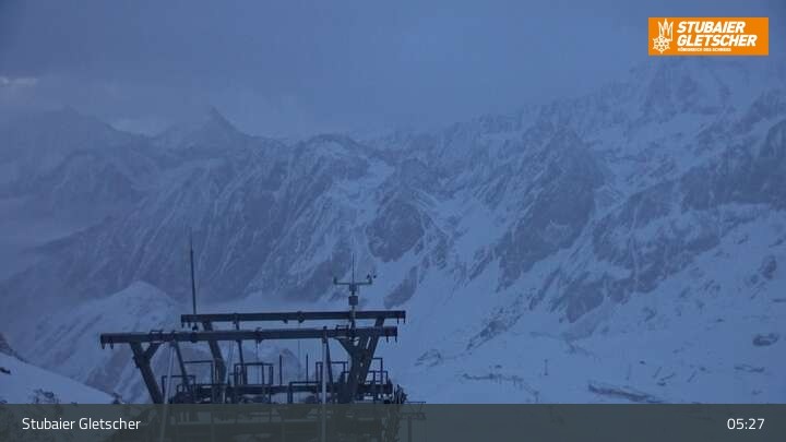 Archived image Webcam Stubai glacier: Daunjoch chair lift
