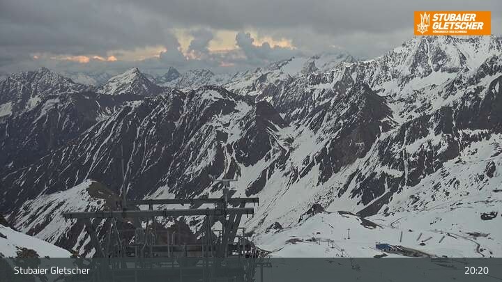 Archiv Foto Webcam Daunjoch Sessellift am Stubaier Gletscher