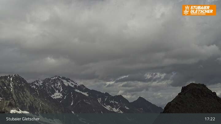 Archived image Webcam Stubai glacier: Daunjoch chair lift