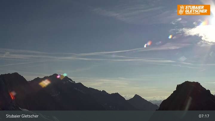 Archived image Webcam Stubai glacier: Daunjoch chair lift