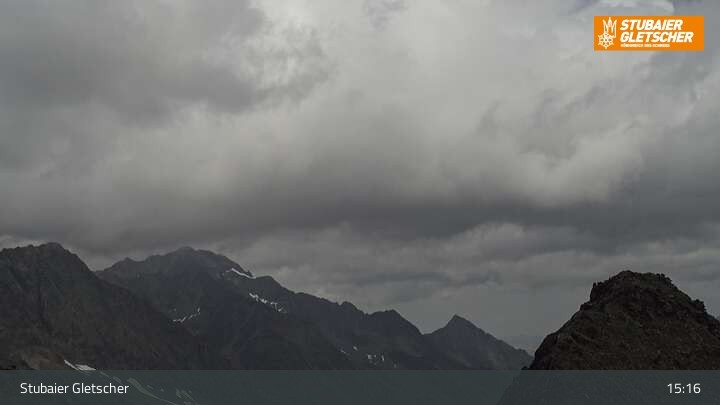 Archived image Webcam Stubai glacier: Daunjoch chair lift