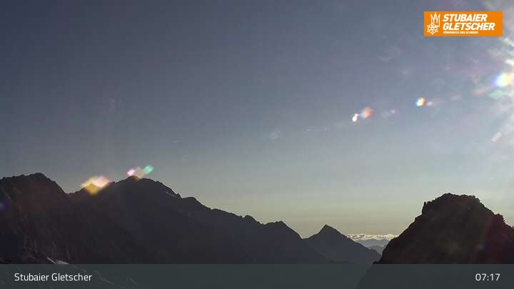 Archived image Webcam Stubai glacier: Daunjoch chair lift