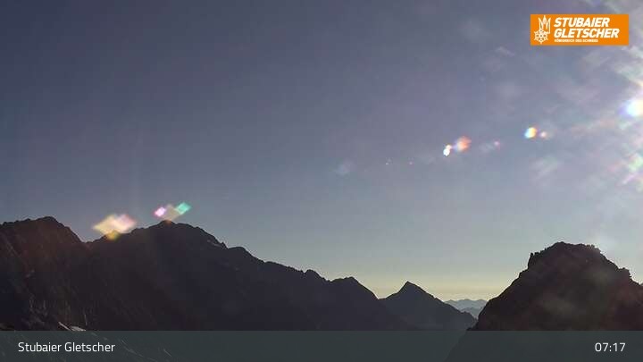 Archived image Webcam Stubai glacier: Daunjoch chair lift