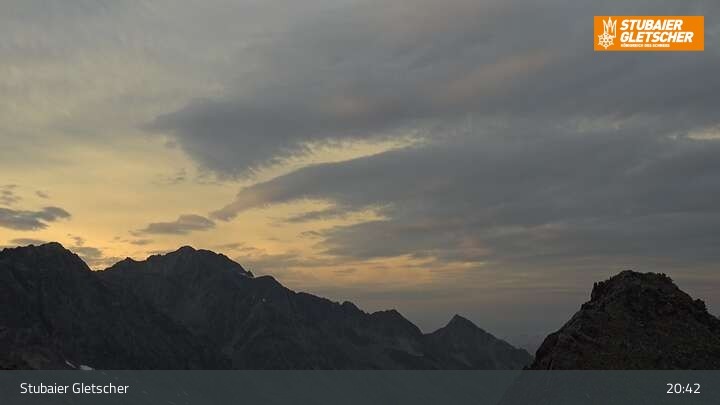 Archived image Webcam Stubai glacier: Daunjoch chair lift