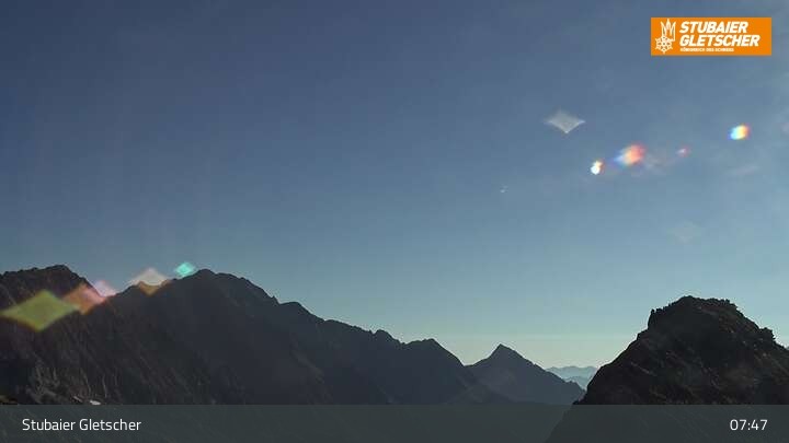 Archived image Webcam Stubai glacier: Daunjoch chair lift