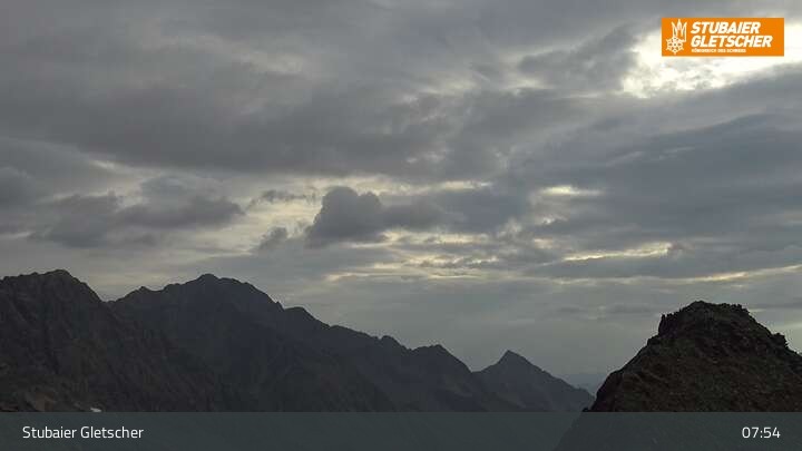 Archived image Webcam Stubai glacier: Daunjoch chair lift