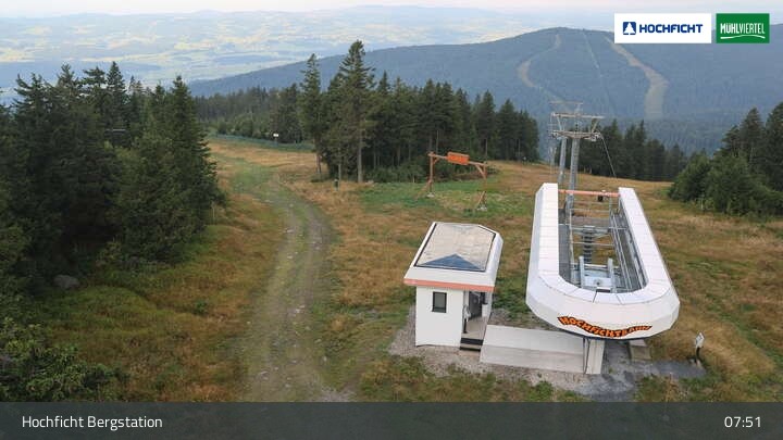 Archived image Webcam Klaffer am Hochficht - Hochfichtbahn Top Station