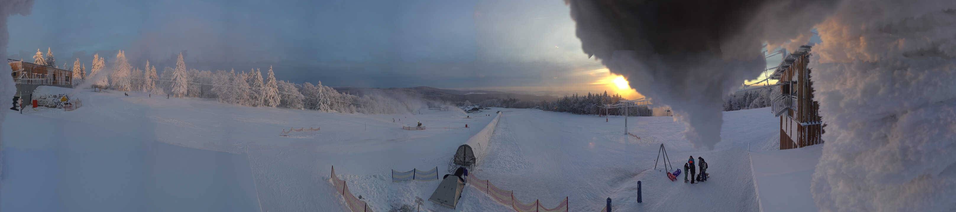 Archiv Foto Webcam Almberglift-Bergstation