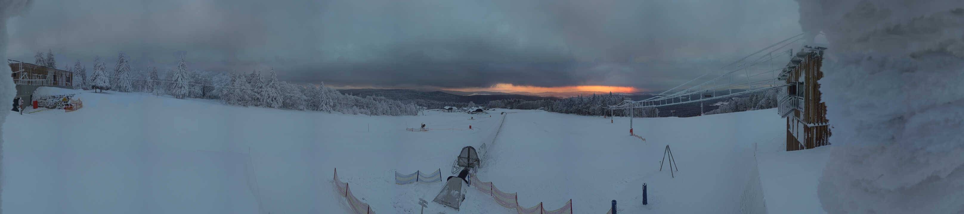 Archiv Foto Webcam Almberglift-Bergstation