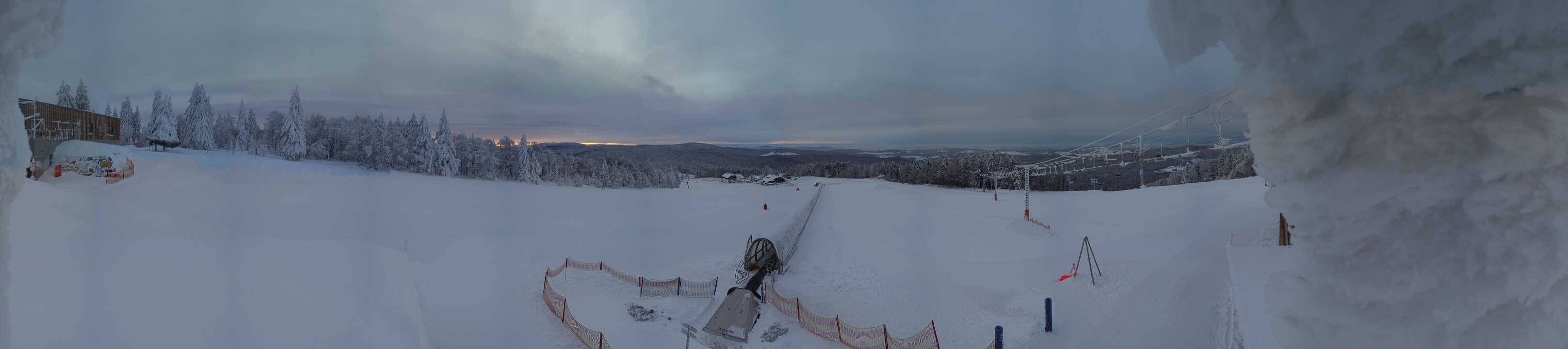 Archiv Foto Webcam Almberglift-Bergstation