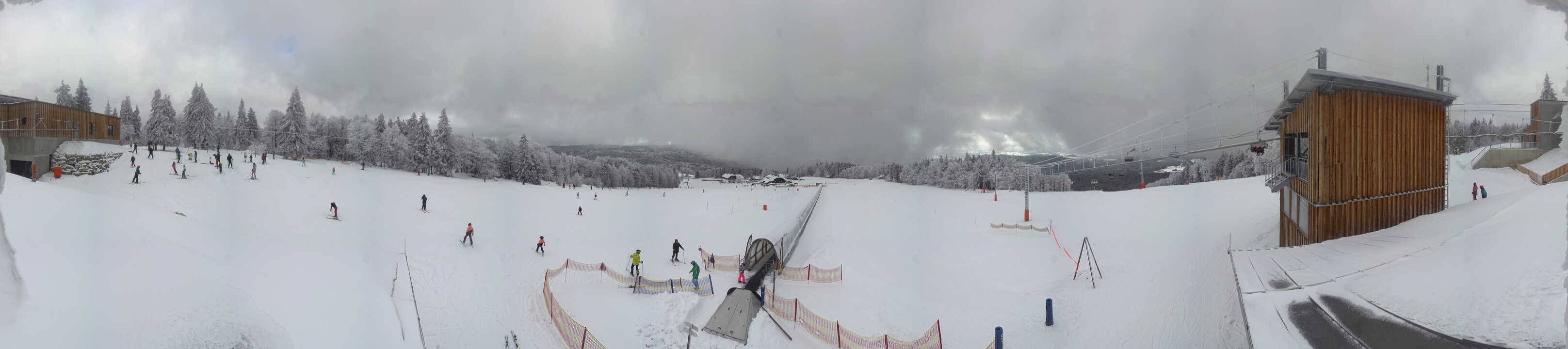 Archived image Webcam Mountain station Almberglift