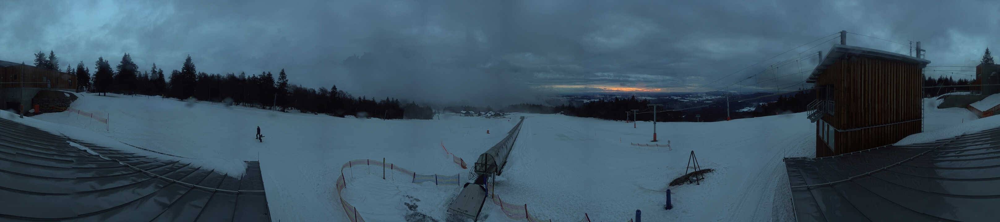 Archiv Foto Webcam Almberglift-Bergstation