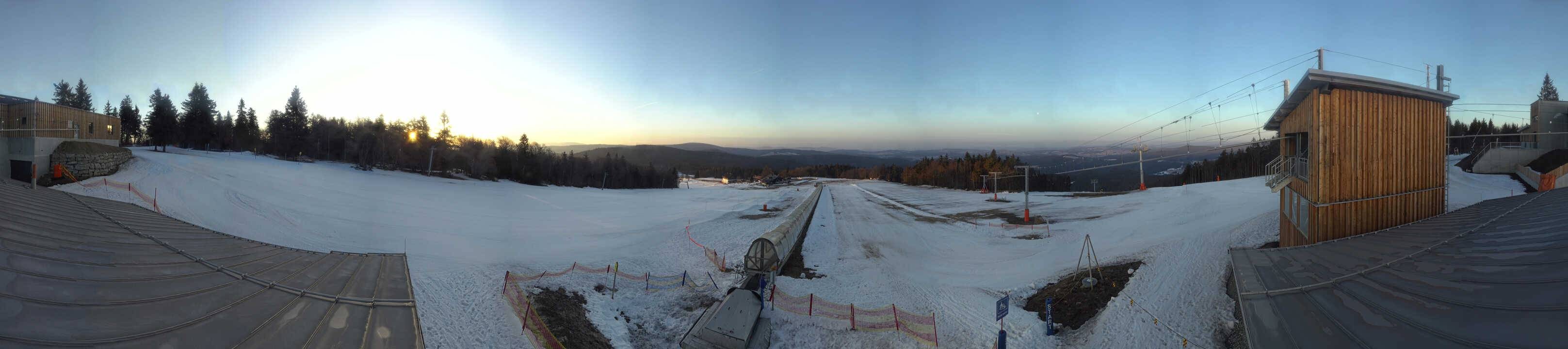 Archiv Foto Webcam Almberglift-Bergstation