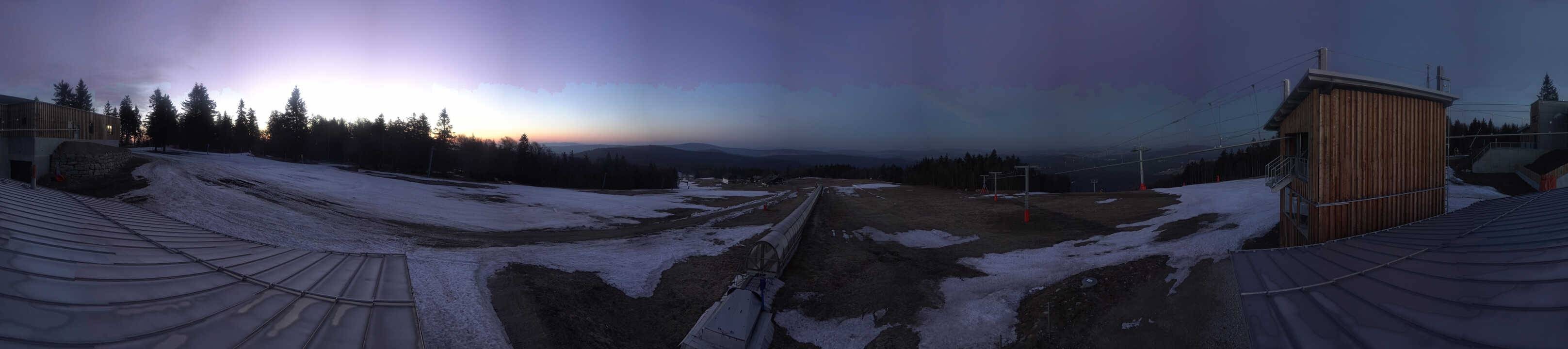 Archived image Webcam Mountain station Almberglift