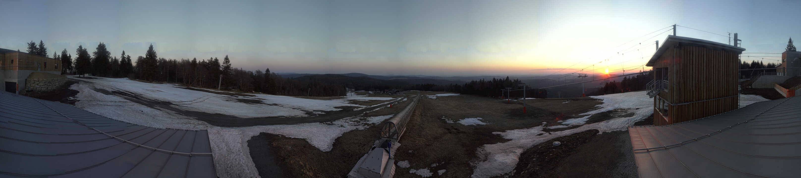 Archived image Webcam Mountain station Almberglift