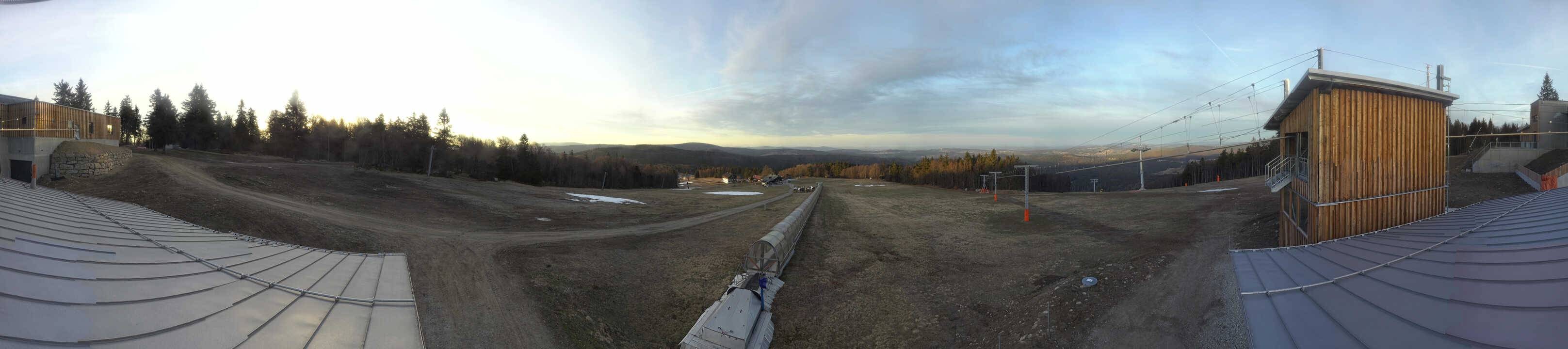 Archived image Webcam Mountain station Almberglift