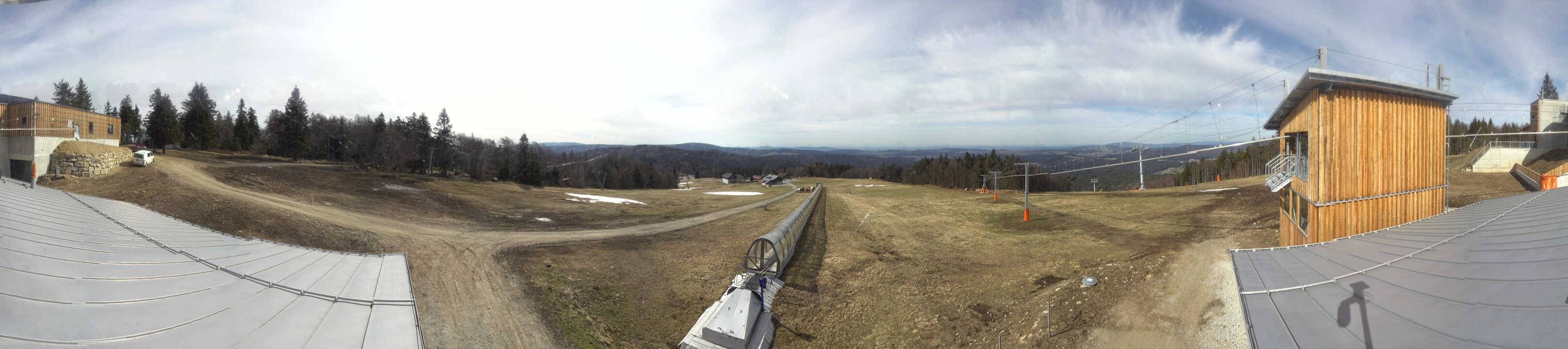 Archived image Webcam Mountain station Almberglift