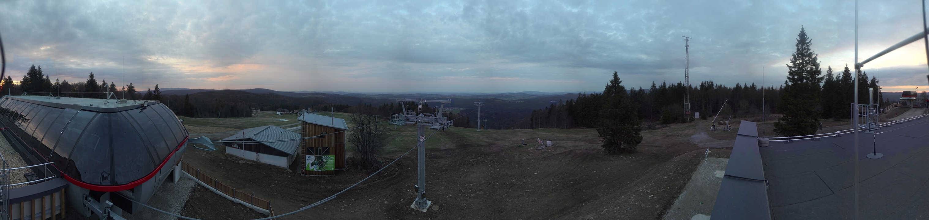 Archived image Webcam Mountain station Almberglift