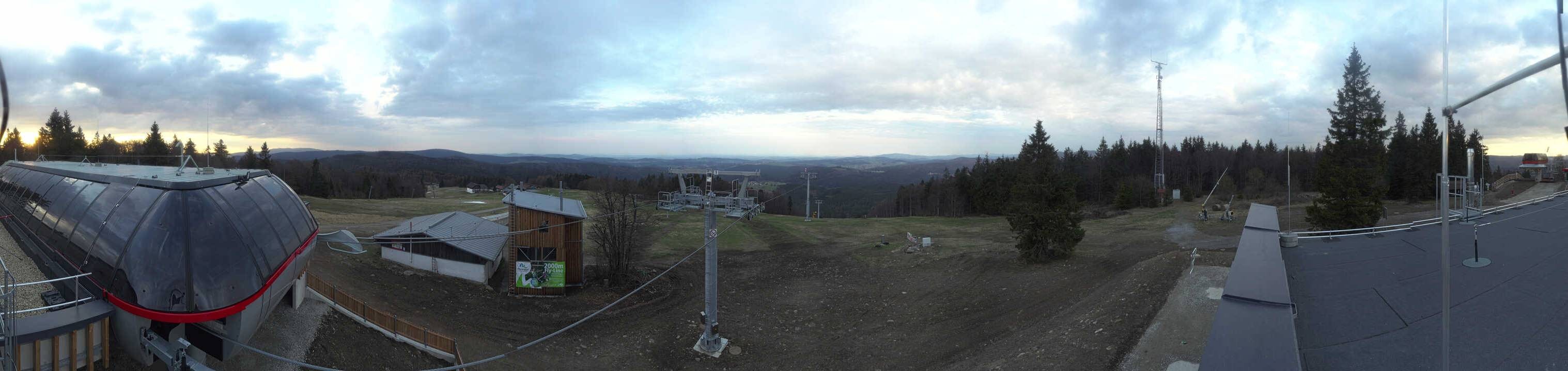 Archived image Webcam Mountain station Almberglift