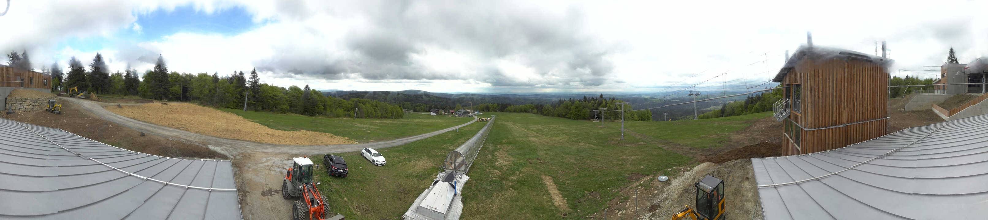 Archived image Webcam Mountain station Almberglift