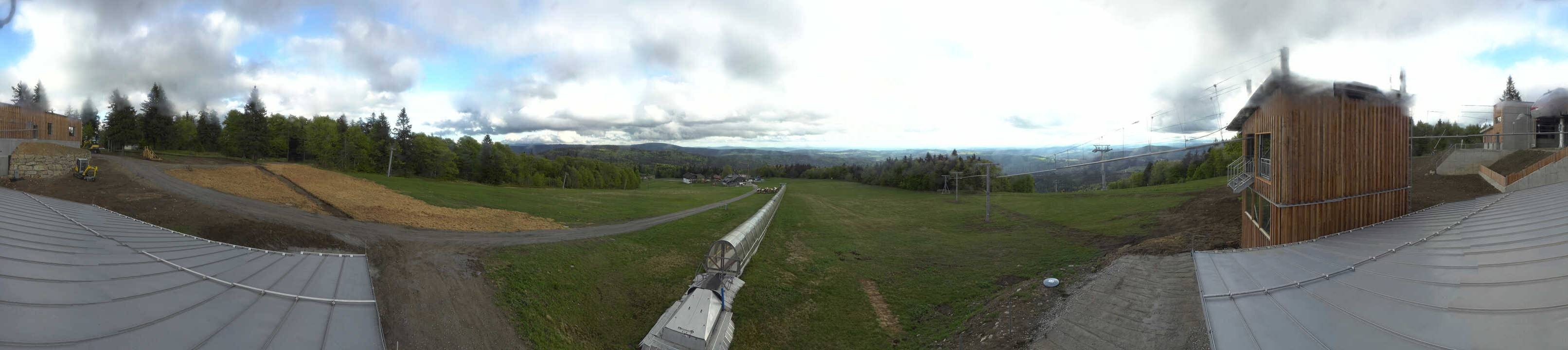 Archived image Webcam Mountain station Almberglift